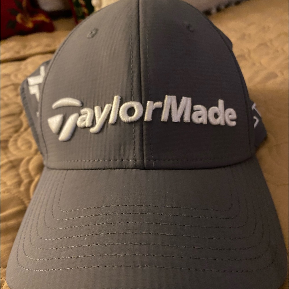 Taylor Made TP 5 Stealth 2 grey hat